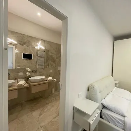 Luxury 3 Al Duomo Di * 파르마