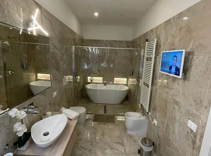 Luxury 3 Al Duomo Di * 파르마