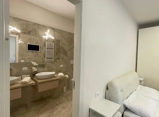 Luxury 3 Al Duomo Di * 파르마