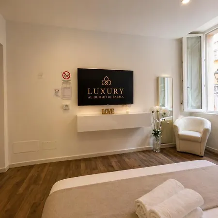 דירה Luxury 3 Al Duomo Di פארמה