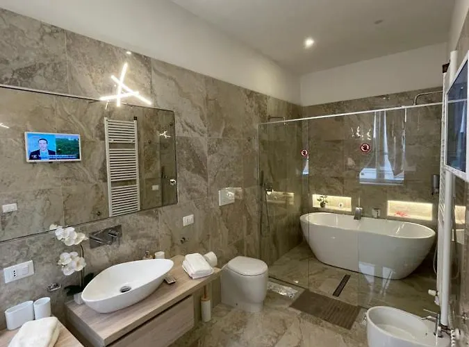 Luxury 3 Al Duomo Di * 帕爾馬